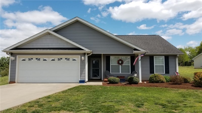 Property image 2 at 103 Lochenshire Place, Belton, SC 29627