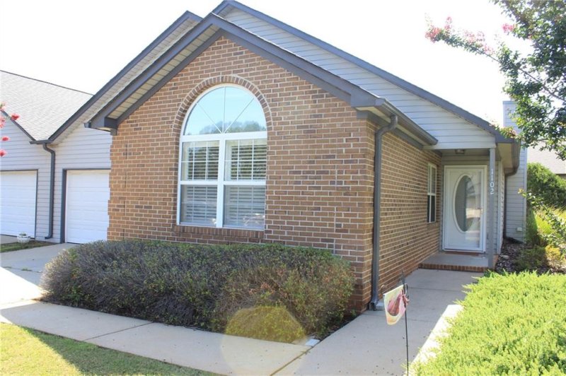 Property image 3 at 1102 Cobbs Glen Drive, Anderson, SC 29621