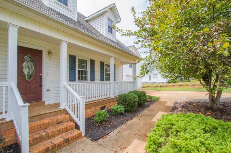 Property image 3 at 114 Hallmark Lane, Easley, SC 29640