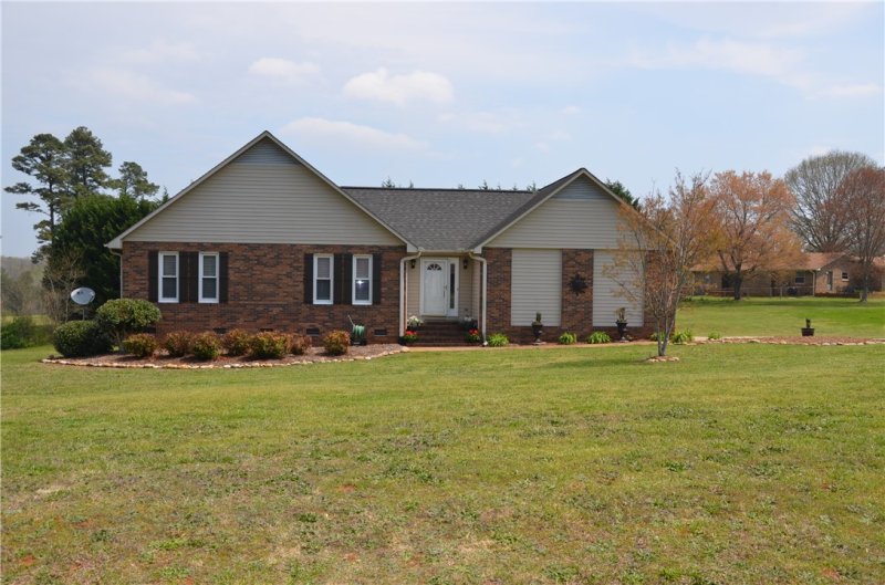 Property image 2 at 108 Century Court, Pendleton, SC 29670