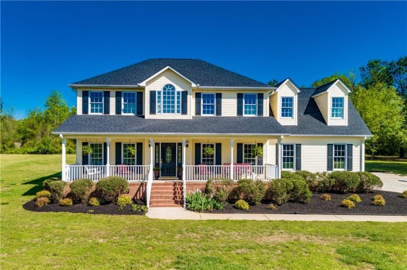 Property image 2 at 205 Pebble Brook Lane, Belton, SC 29627