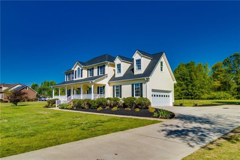 Property image 4 at 205 Pebble Brook Lane, Belton, SC 29627