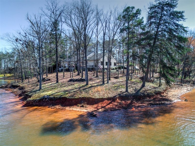 Property image 3 at 821 Seminole Point Road, Fair Play, SC 29643