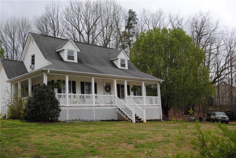 Property image 3 at 102 Pine Mountain Drive, Easley, SC 29640