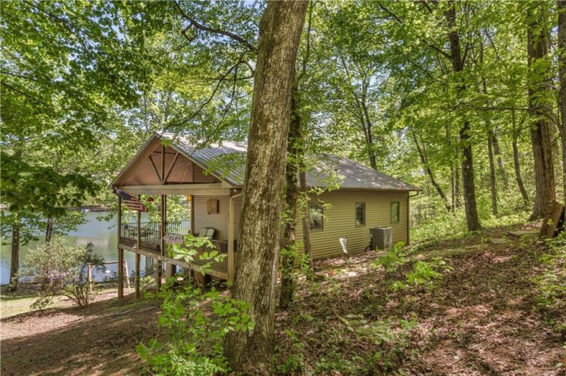 Property image 3 at 323 Lake Cheohee Road, Tamassee, SC 29686