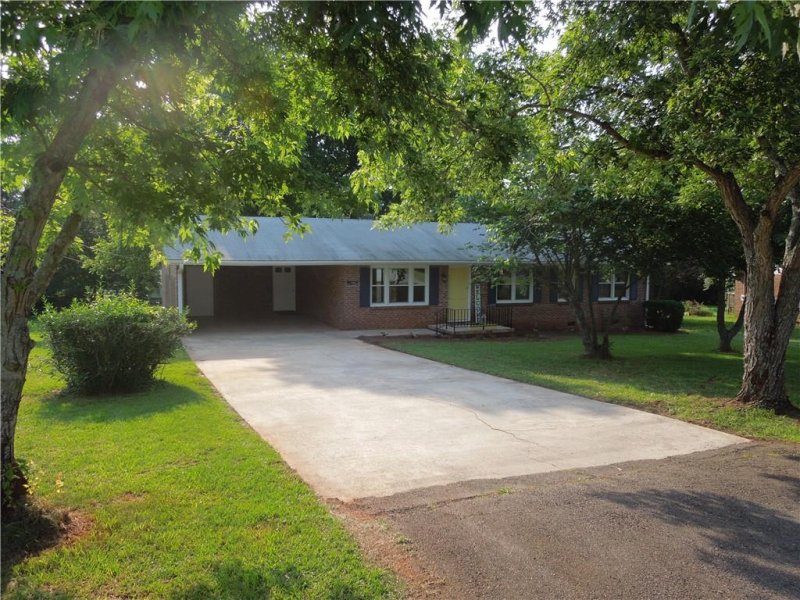 Property image 2 at 1209 Fairhaven Drive, Anderson, SC 29626