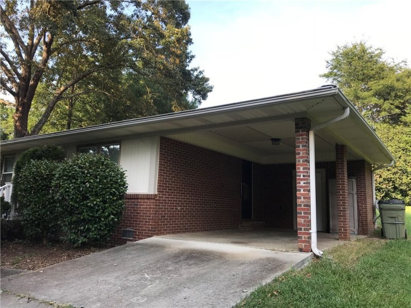 Property image 3 at 1060 Greenwich Drive, Walhalla, SC 29691