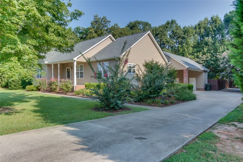 Property image 3 at 106 Quail Trail, Honea Path, SC 29654