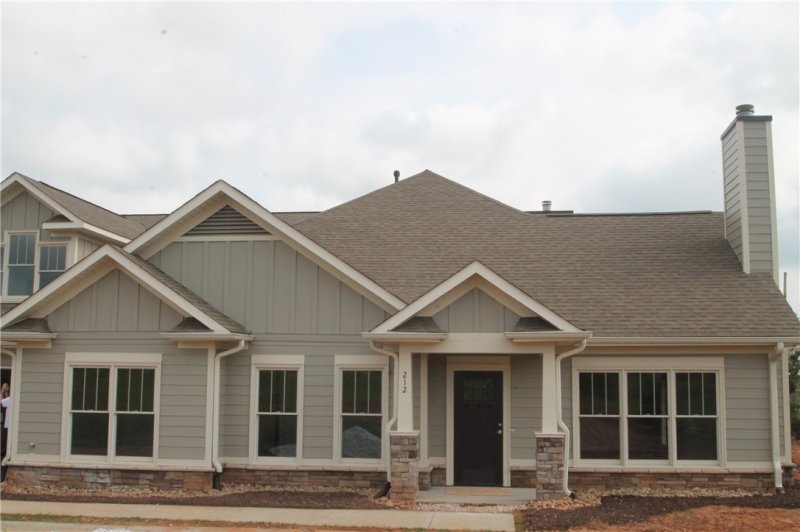 Property image 2 at 212 Meridian Way, Seneca, SC 29672