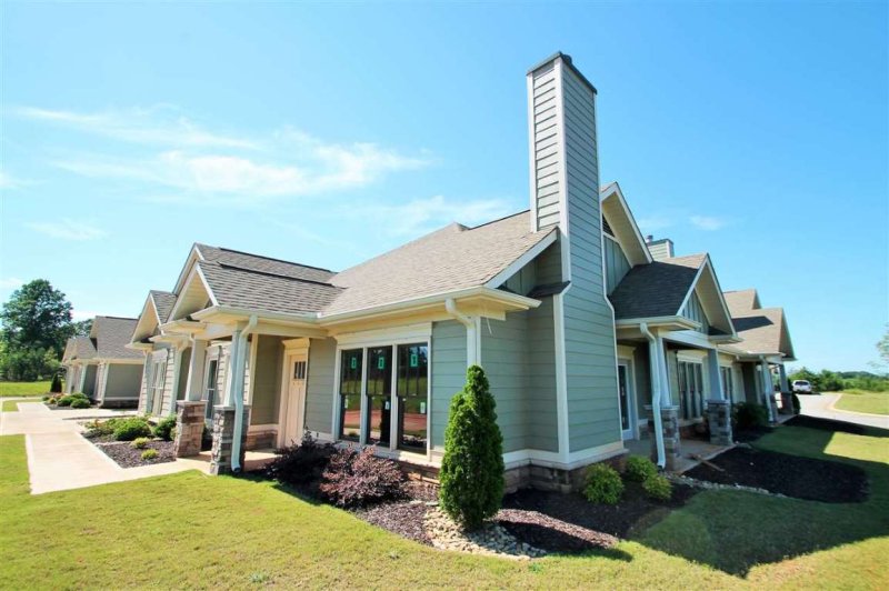 Property image 3 at 212 Meridian Way, Seneca, SC 29672