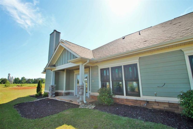 Property image 4 at 212 Meridian Way, Seneca, SC 29672