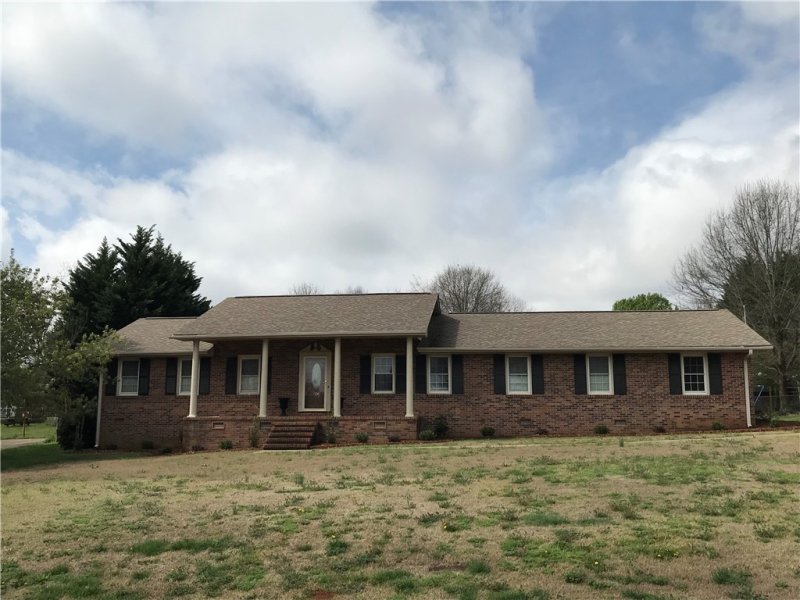 Property image 2 at 106 Pine Tree Lane, Anderson, SC 29625