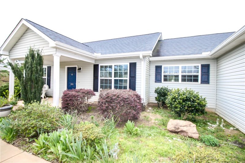 Property image 2 at 305 Windy Knoll Court, Westminster, SC 29693