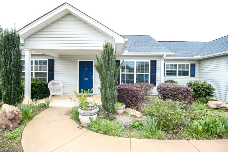 Property image 3 at 305 Windy Knoll Court, Westminster, SC 29693