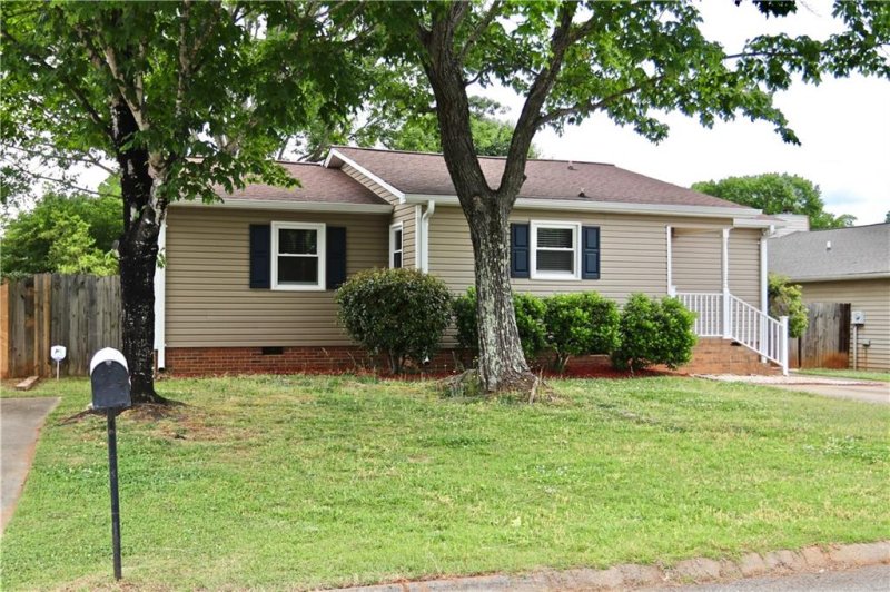 Property image 3 at 106 Terrace Road, Easley, SC 29642