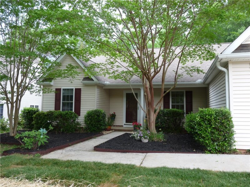 115 Grand Oak Circle