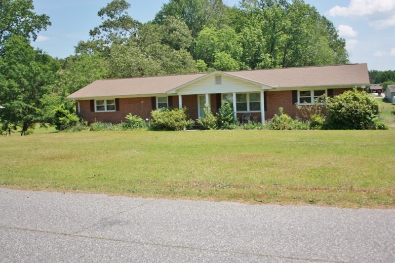 Property image 2 at 127 Bruce Boulevard, Seneca, SC 29672