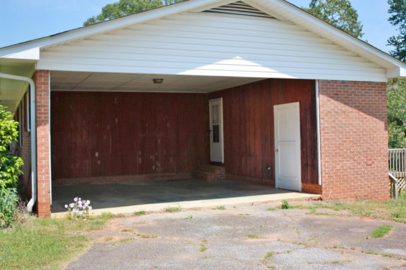 Property image 3 at 127 Bruce Boulevard, Seneca, SC 29672
