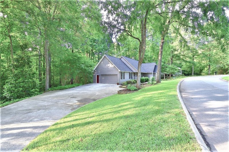 Property image 4 at 15023 Beacon Ridge Drive, Seneca, SC 29678