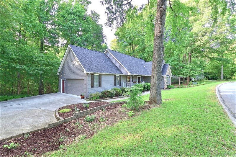 Property image 5 at 15023 Beacon Ridge Drive, Seneca, SC 29678