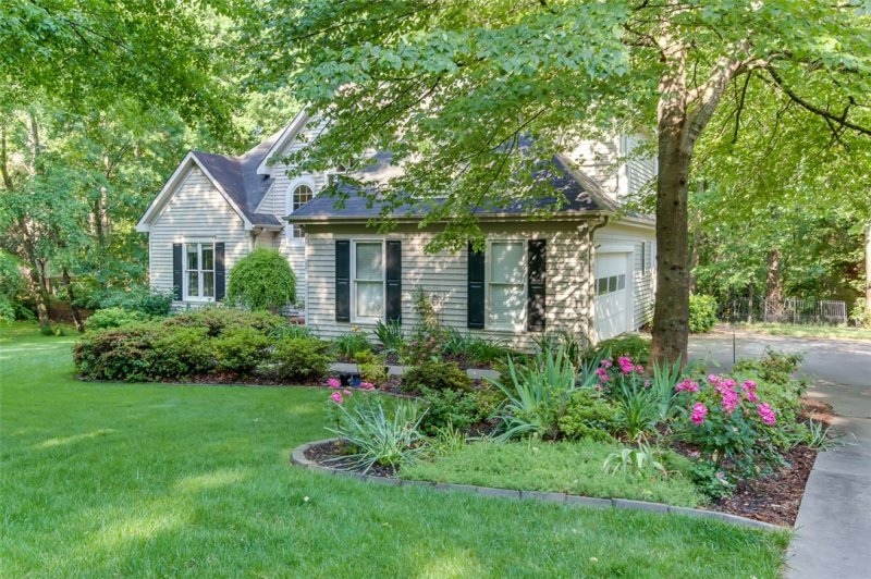 Property image 3 at 102 Galax Court, Easley, SC 29642