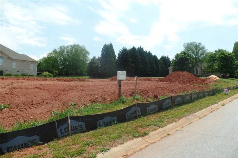 Property image 3 at 102 Huntcliff Court, Easley, SC 29642