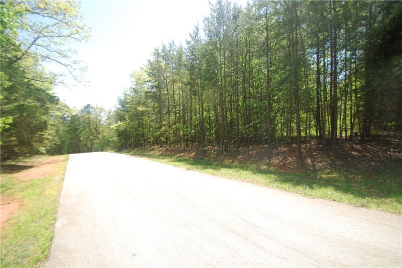 Property image 3 at 0 Lot 6 The Moorings, Seneca, SC 29672