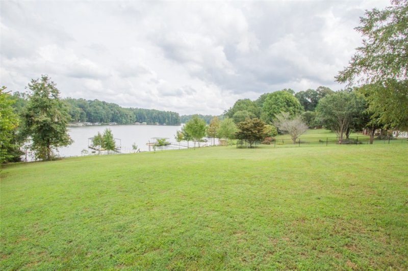 Property image 3 at 310 Green Hill Drive, Anderson, SC 29621