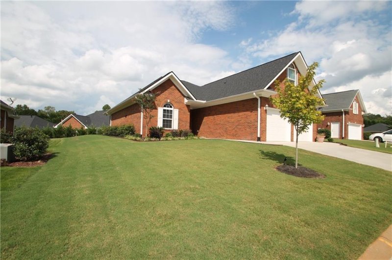 Property image 3 at 144 Camelot Drive, Seneca, SC 29672