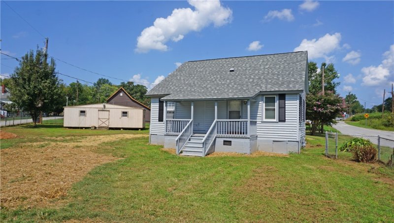 Property image 2 at 116 Murray Street, Pelzer, SC 29669