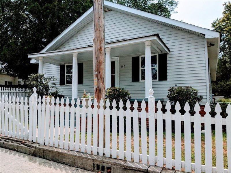 102 Bannister Street