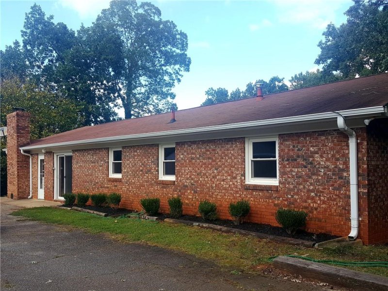 Property image 4 at 131 Brookwood Drive, Seneca, SC 29678