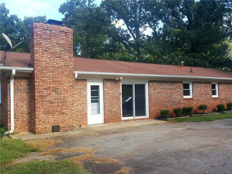 Property image 5 at 131 Brookwood Drive, Seneca, SC 29678