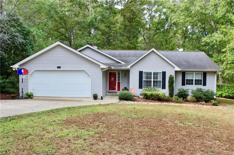 Property image 2 at 938 Crestview Drive, Seneca, SC 29678