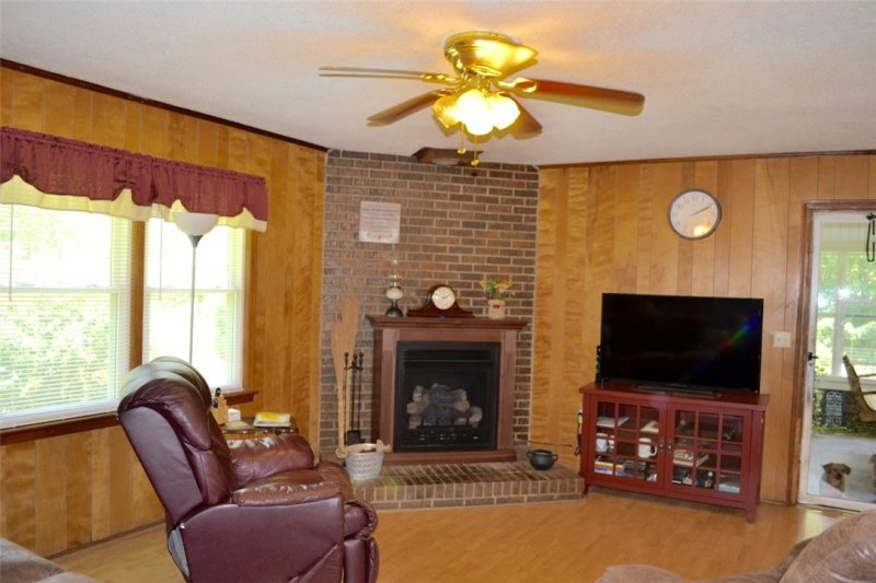 Property image 5 at 110 & 112 Country Side Circle, Westminster, SC 29693