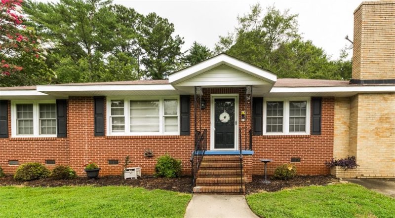 Property image 3 at 710 Adams Street, Seneca, SC 29678