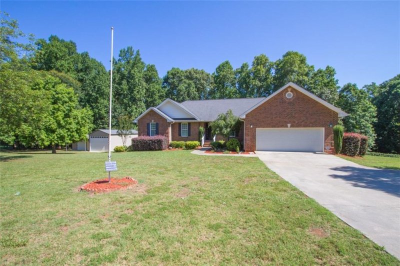 Property image 4 at 100 Valley Drive, Townville, SC 29689