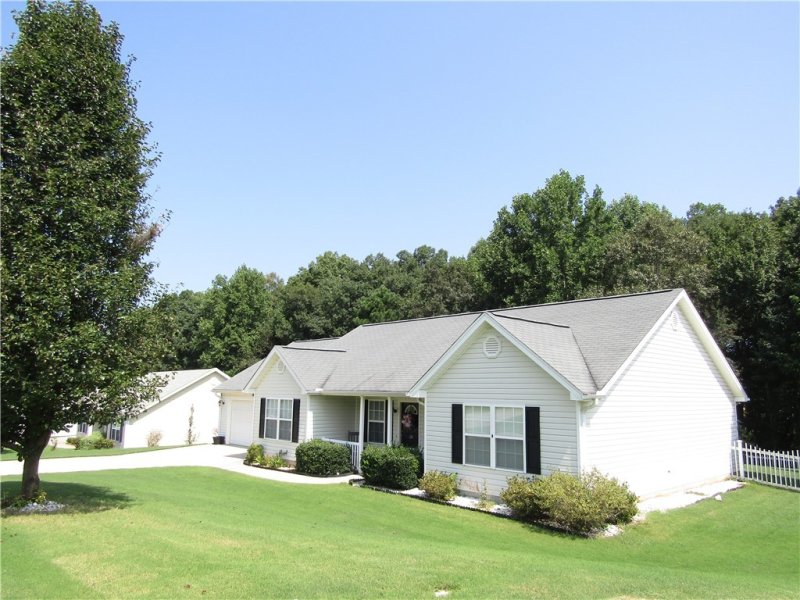 Property image 2 at 114 Templewood Court, Williamston, SC 29697