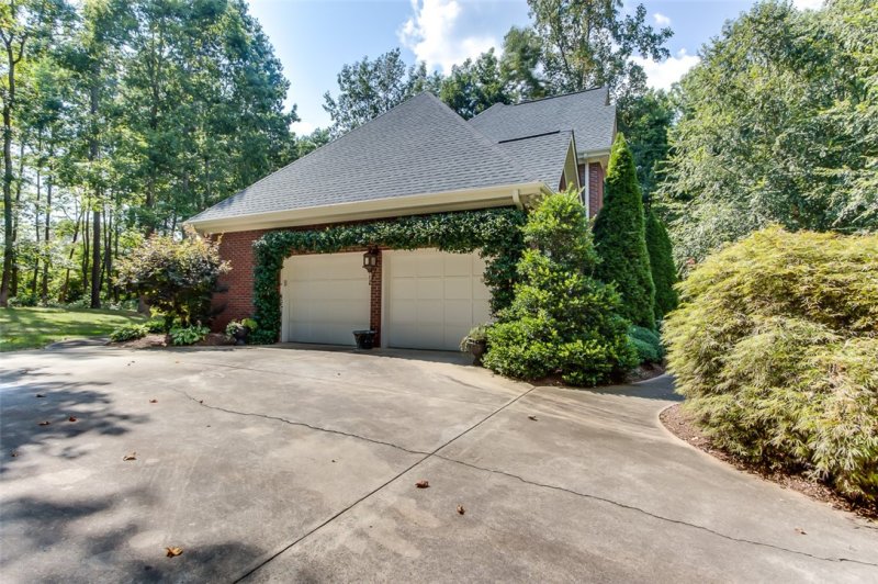 Property image 4 at 511 Shadow Oaks Drive, Easley, SC 29642
