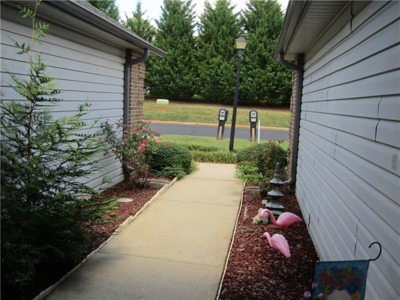 Property image 2 at 1022 Cobbs Glen Drive, Anderson, SC 29621