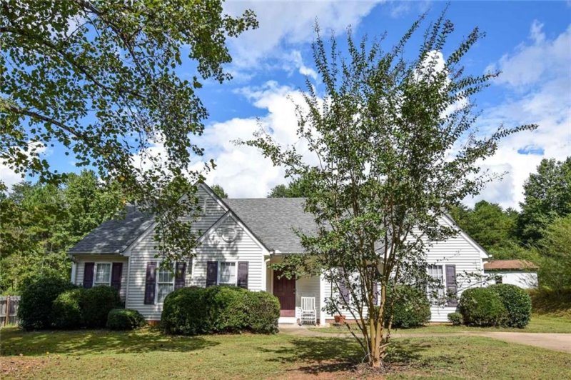 318 Forest Creek Drive