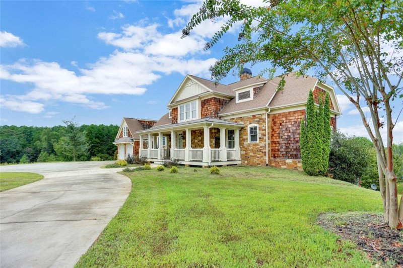 Property image 2 at 125 Sweetwater View Road, Seneca, SC 29672