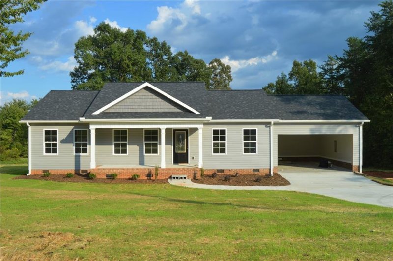 Property image 2 at 144 Hillside Circle, Easley, SC 29640