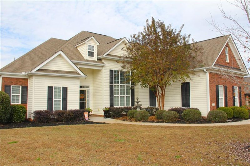 311 Knoll View Drive