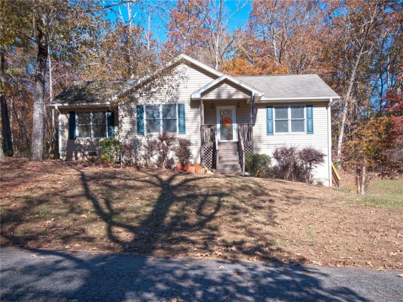 Property image 3 at 213 Edmond Crane Drive, Seneca, SC 29678