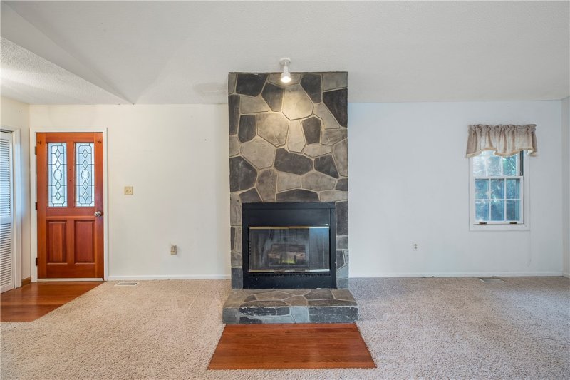 Property image 5 at 1110 Briarwood Drive, Seneca, SC 29672