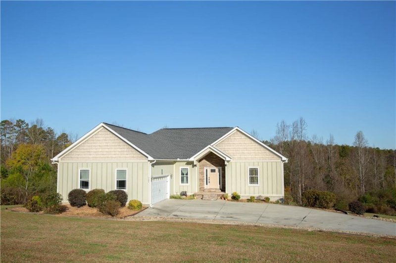 Property image 3 at 721 Hidden Falls Drive, West Union, SC 29696