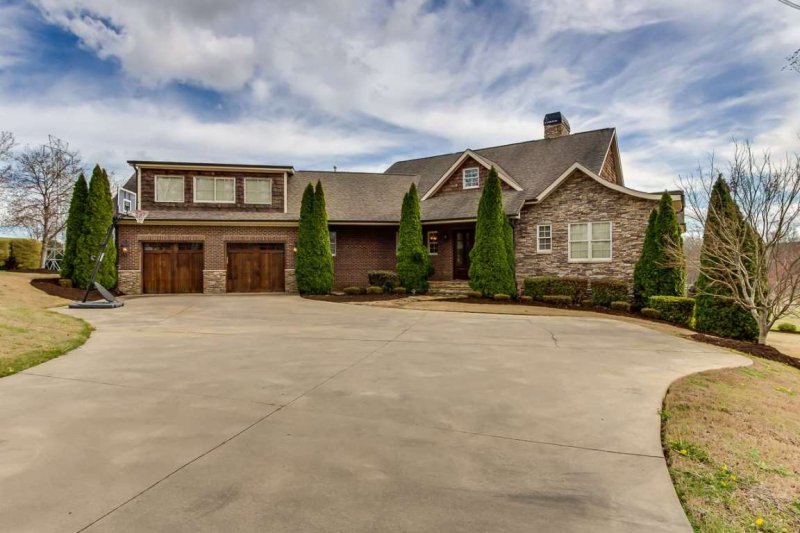 Property image 2 at 220 Pine Ridge Drive, Easley, SC 29642