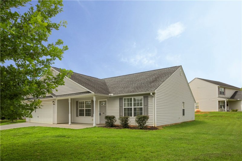 Property image 3 at 138 Strawberry Place, Anderson, SC 29624