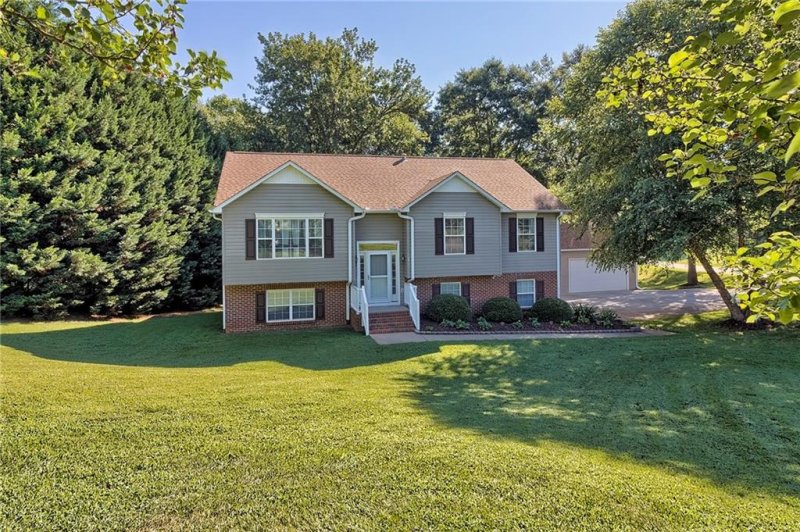 Property image 3 at 1201 Wellwood Drive, Anderson, SC 29621